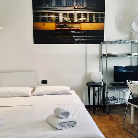 Cozy Central Studio - Porta Romana Appartement