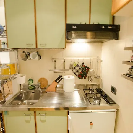 Cozy Central Studio - Porta Romana 아파트 *